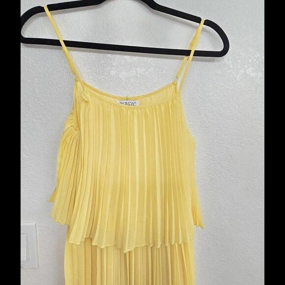 Magic Spa Yellow Pleated Chiffon Maxi Dress - Picture 4 of 4